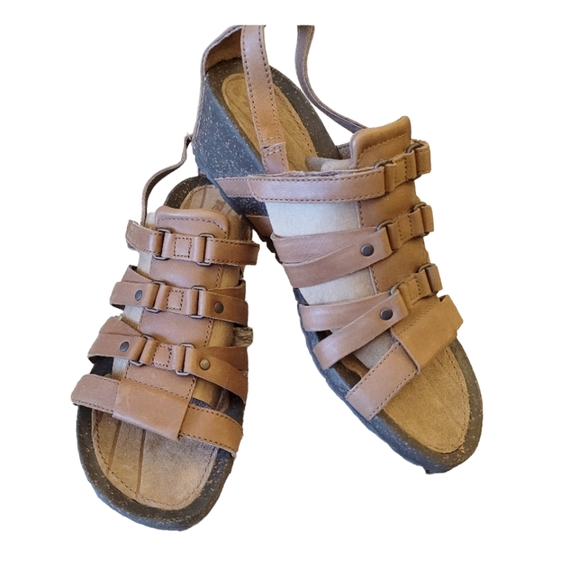 Tecva Brown Tan Wedge Leather Strappy Sandals Summer Size 9.5 - Picture 1 of 6